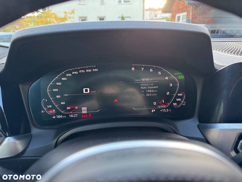 BMW Seria 3 330i xDrive Sport Line - 31