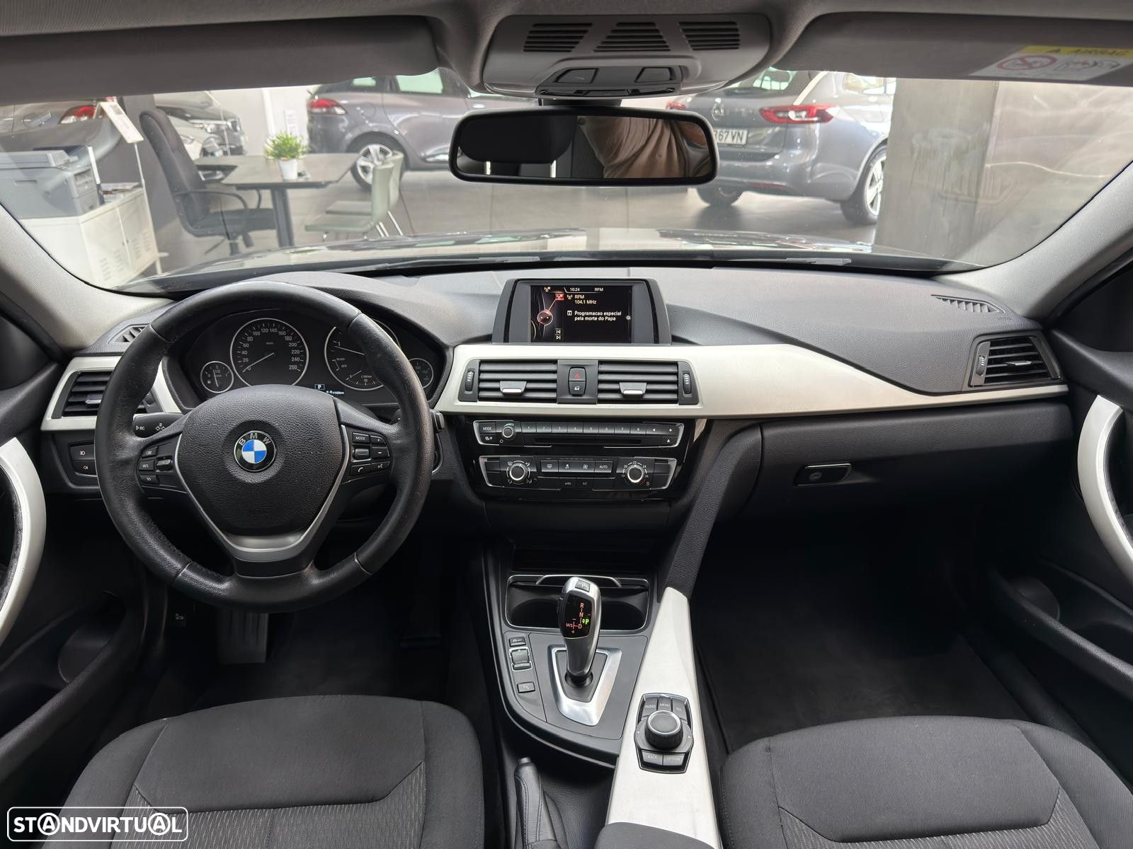 BMW 318 d Line Sport Auto - 29