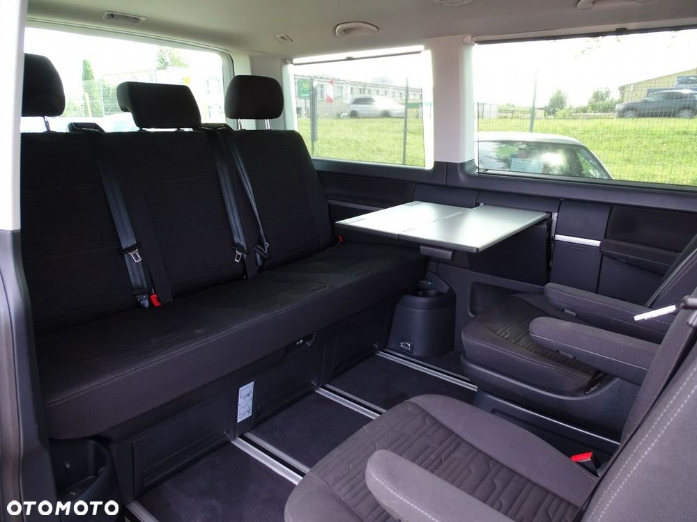 Volkswagen Multivan - 17