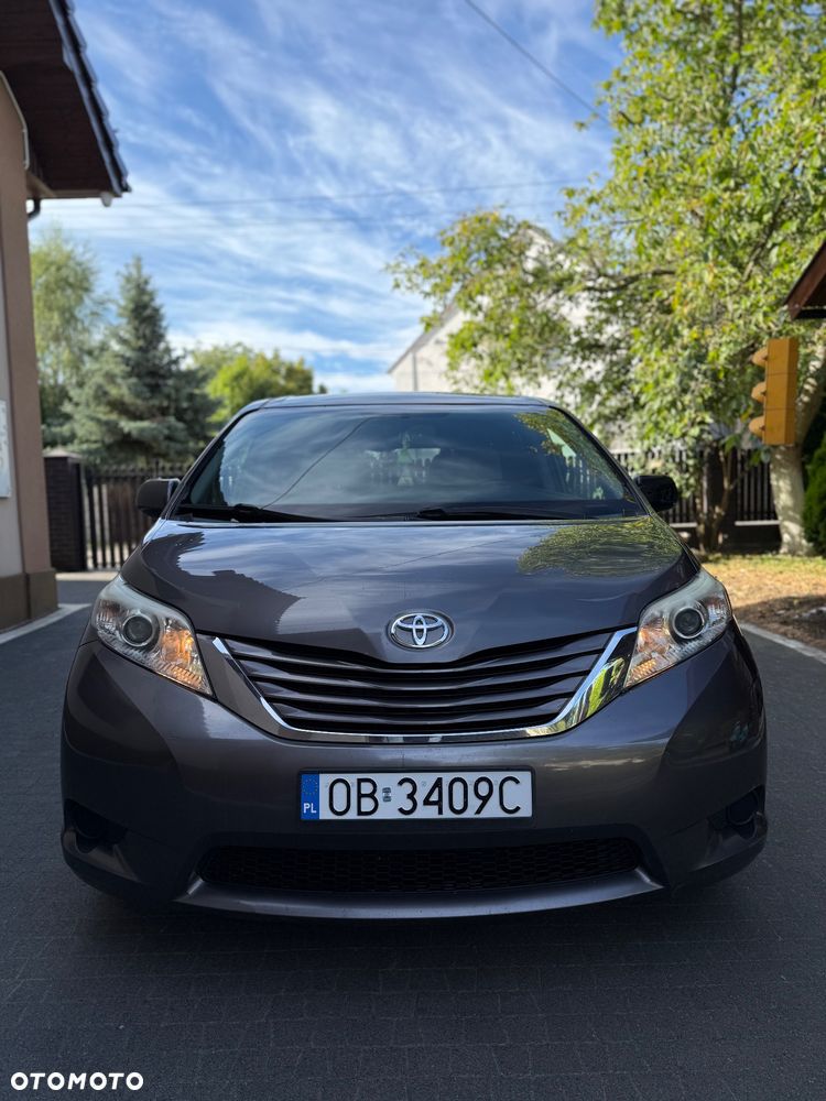 Toyota Sienna 3.5 V6 - 1