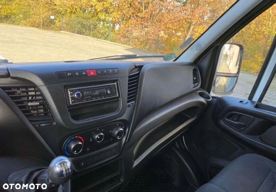 Iveco Daily 35 C15 Kontener 4.4m - 25