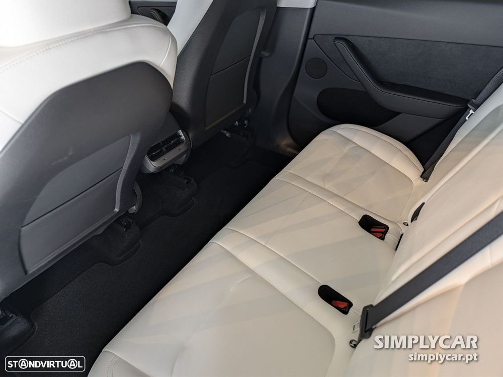Tesla Model Y Long Range Dual Motor AWD - 7