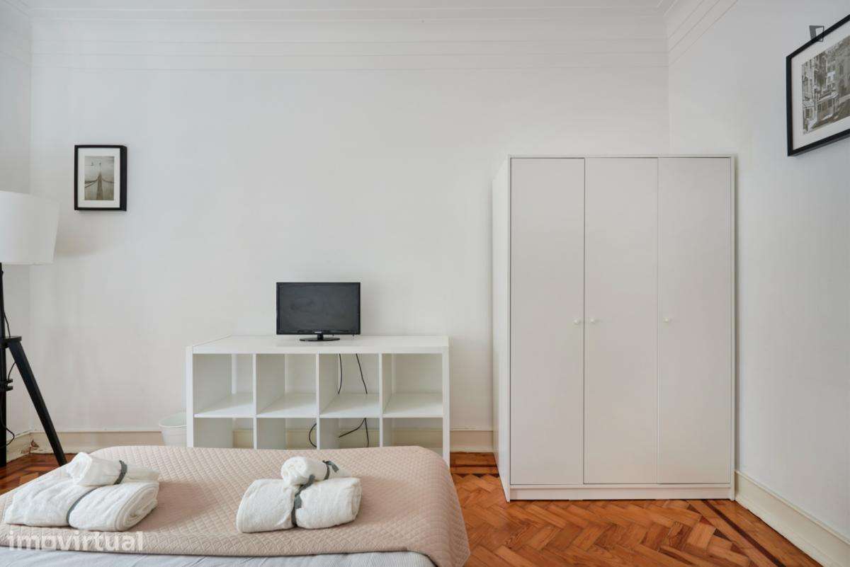Quarto - localizado em Alameda Lisbon - Grande imagem: 3/54