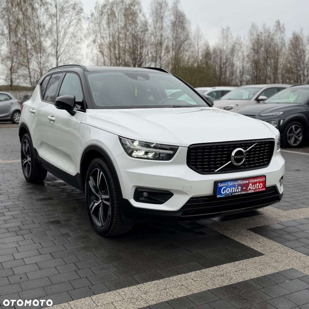 Volvo XC 40 D4 AWD R-Design (Intro Edition) - 17