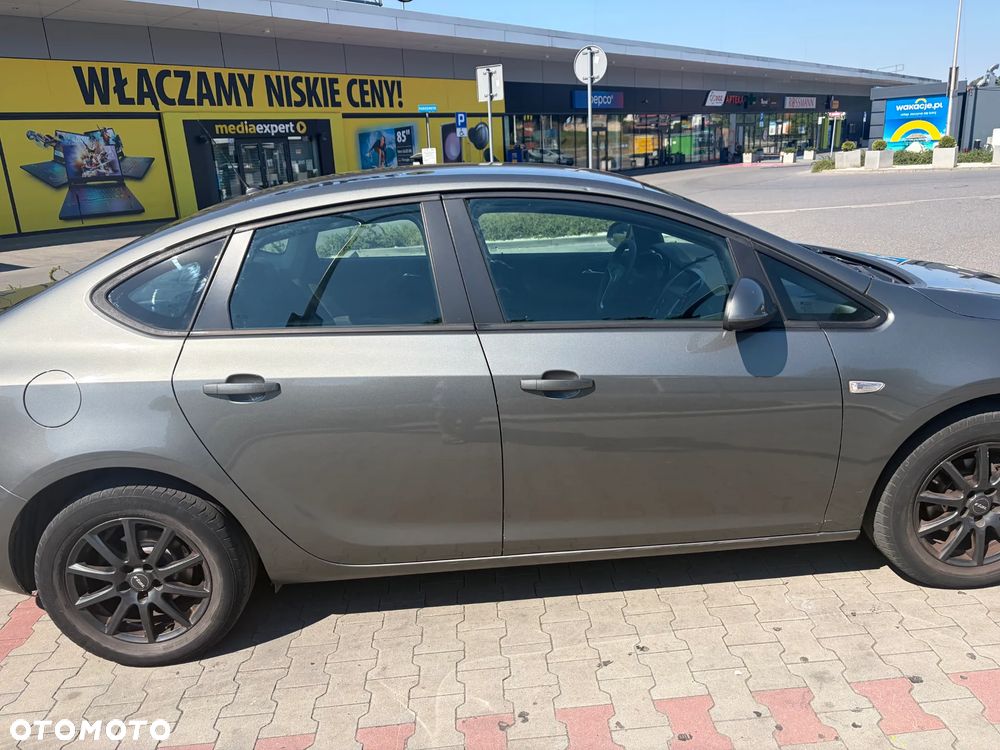 Opel Astra 1.4 T EU6 - 4