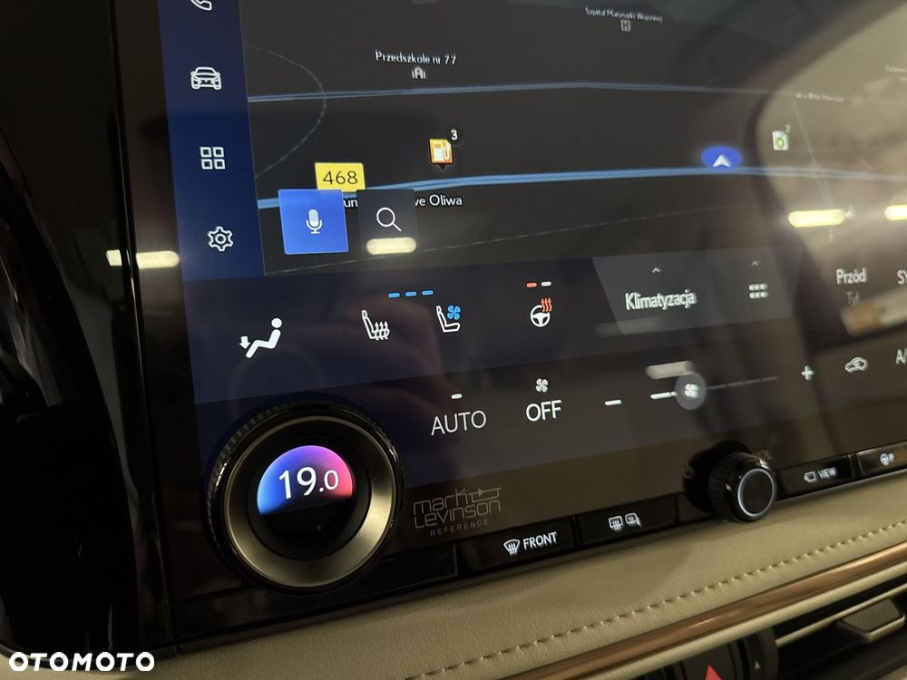 Lexus LM - 35