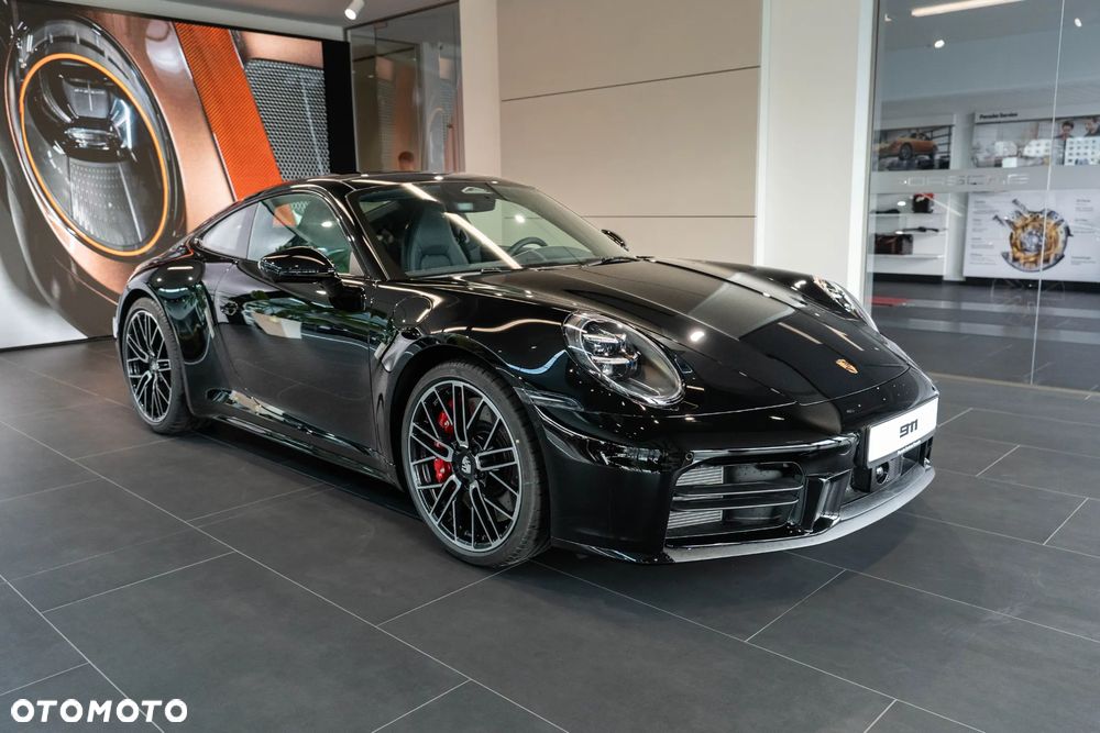 Porsche 911 Carrera 4S - 5
