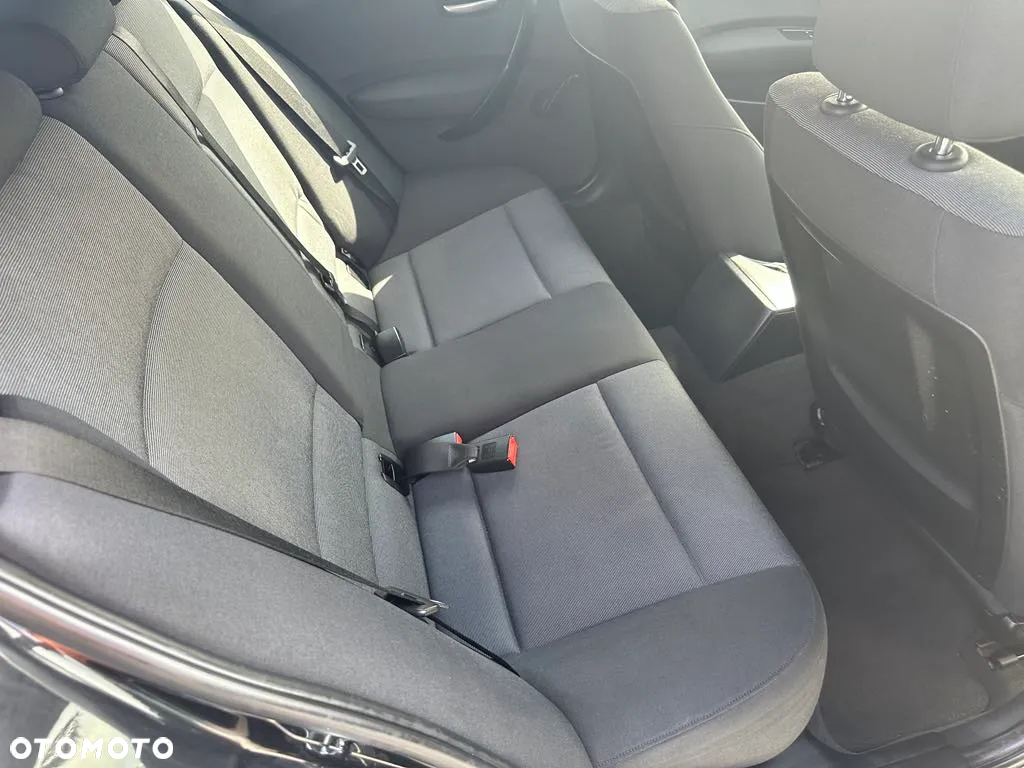 BMW Seria 1 116i - 27