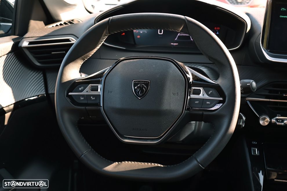 Peugeot 208 1.2 PureTech Allure - 8
