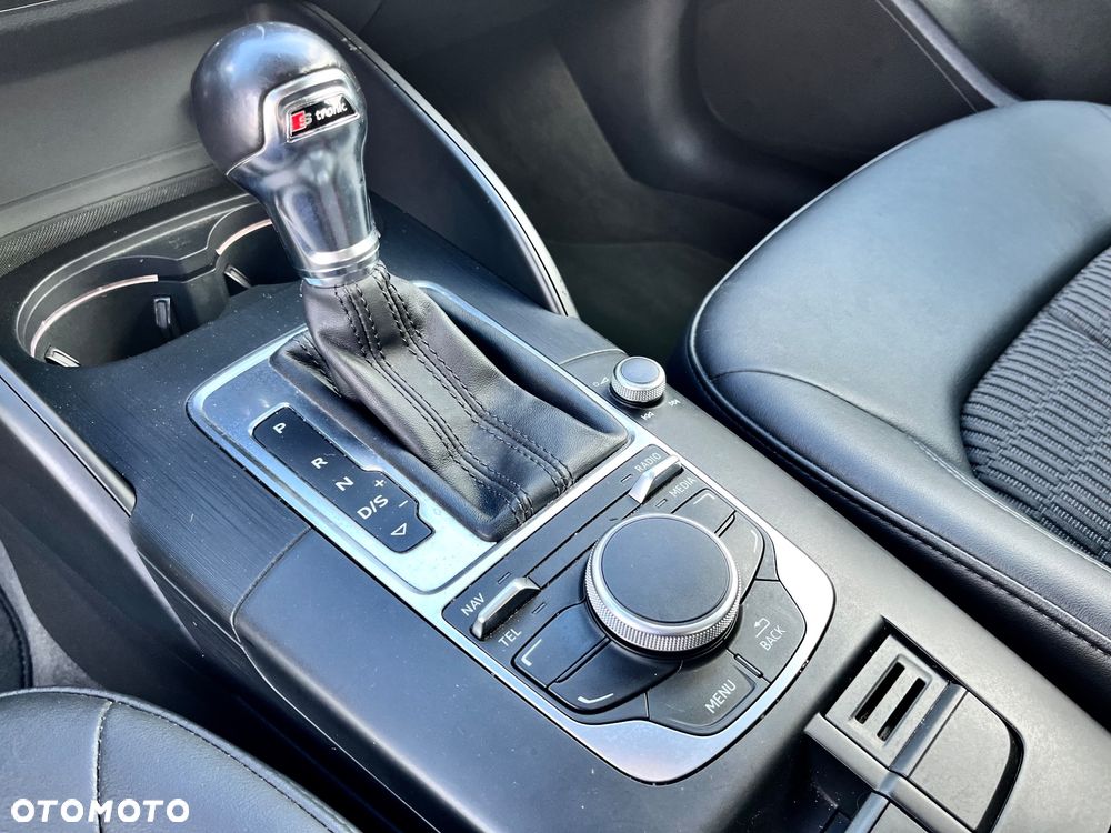 Audi A3 Sportback 1.6 TDI S tronic Attraction - 24