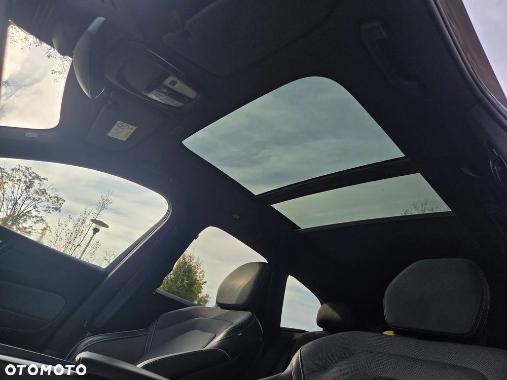 Volvo XC 60 B4 D Plus Dark - 28