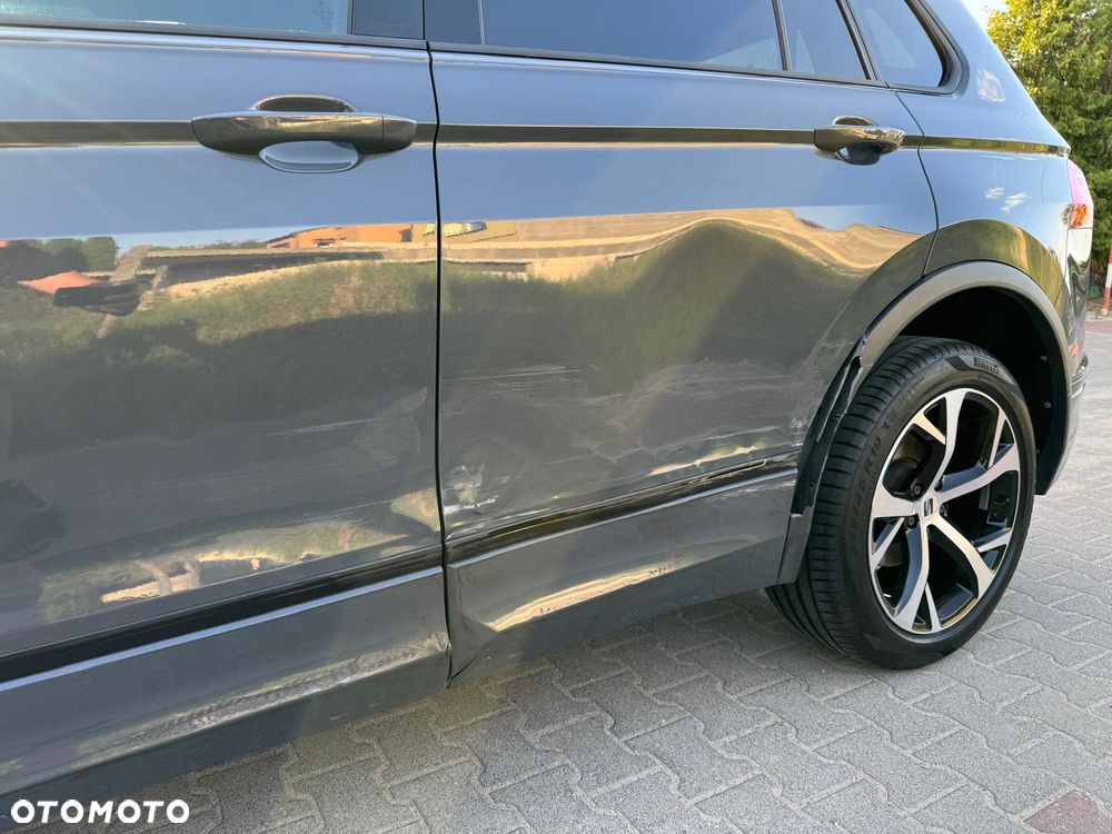 Volkswagen Tiguan 2.0 TDI SCR 4MotION DSG R-Line - 33