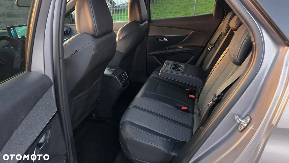 Peugeot 3008 1.6 PureTech Hybrid4 PHEV Allure S&S EAT8 - 9