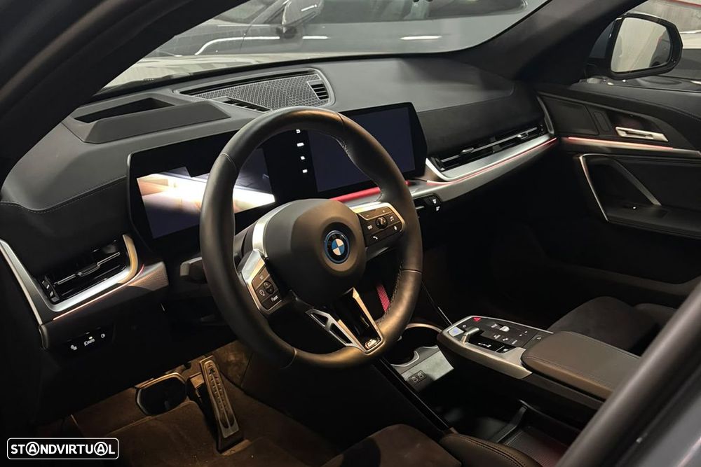 BMW iX2 eDrive20 Pack Desportivo M Pro - 4