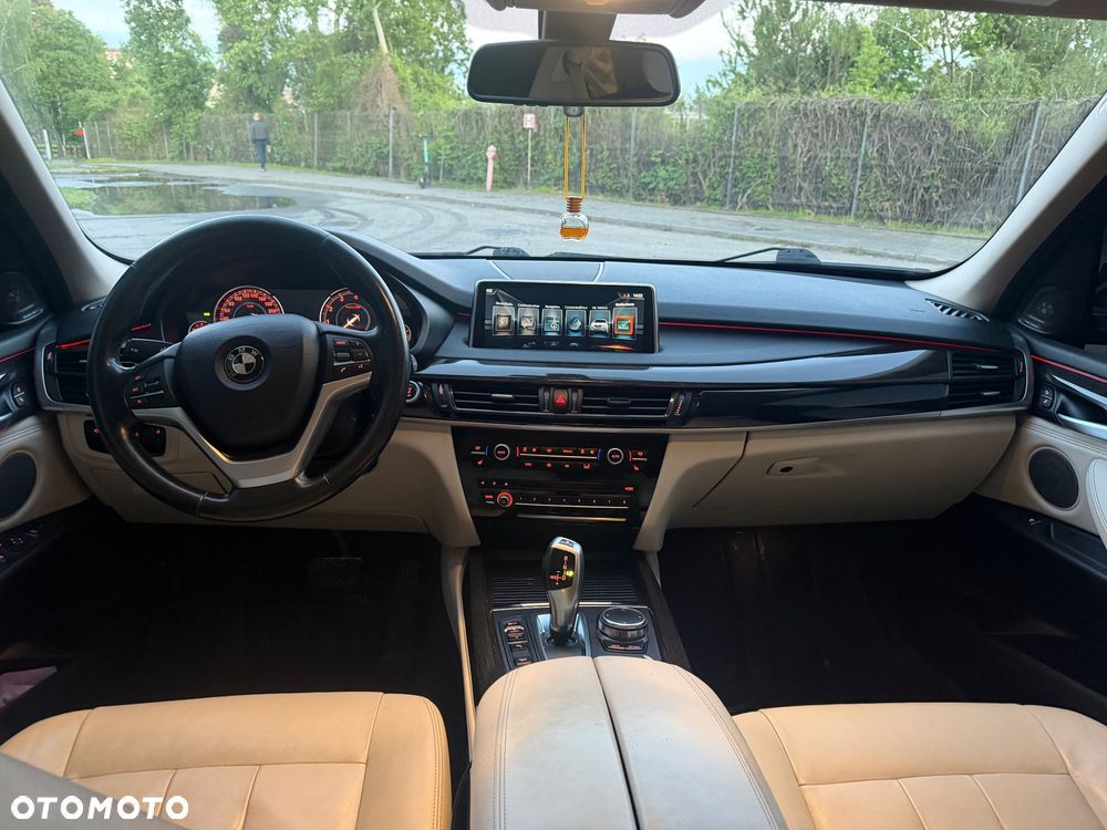 BMW X5 xDrive35i - 16