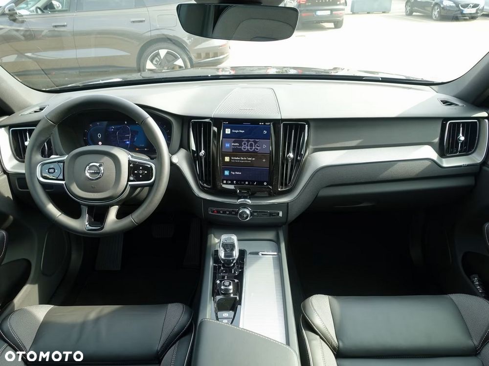 Volvo XC 60 B5 B AWD Plus Black Edition - 13