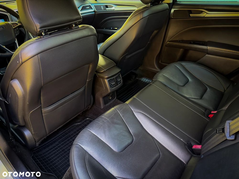 Ford Fusion - 20
