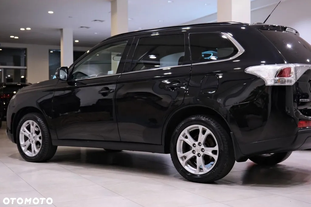 Mitsubishi Outlander 2.2 DI-D 4WD Diamant Edition - 13