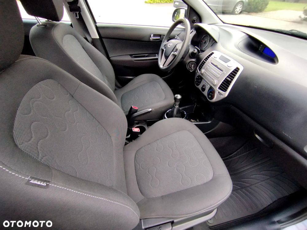 Hyundai i20 - 11