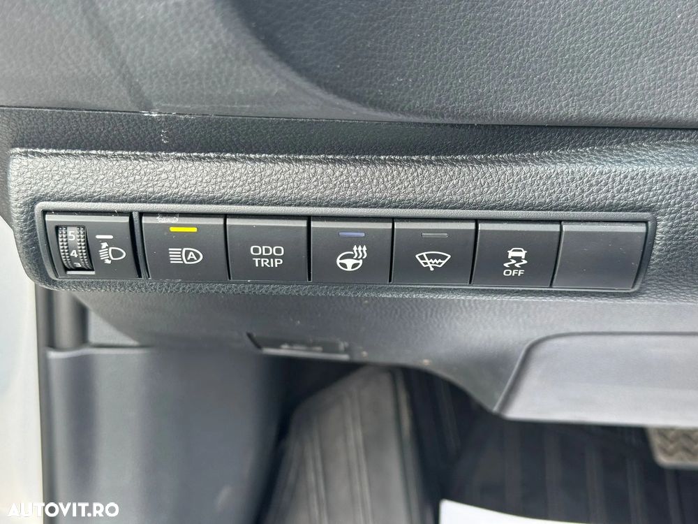 Toyota Corolla 1.8 HSD Dynamic - 13