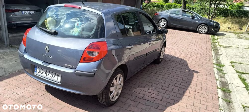 Renault Clio - 7