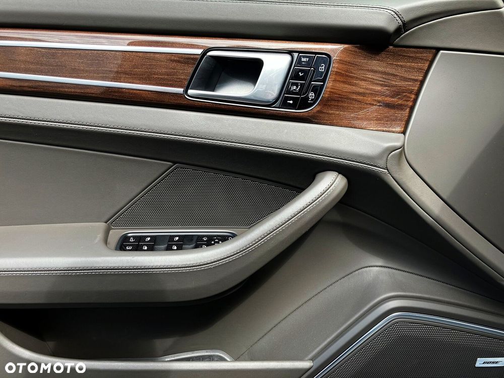 Porsche Panamera - 16