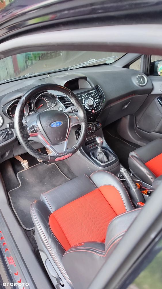 Ford Fiesta 1.6 EcoBoost ST - 5