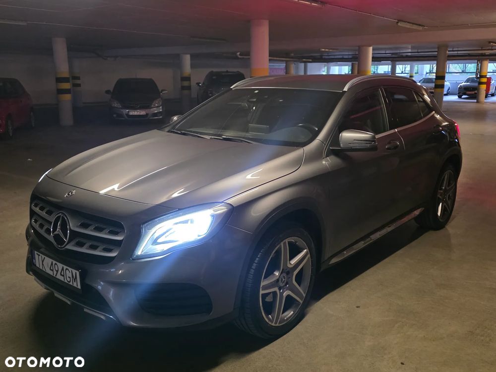 Mercedes-Benz GLA 200 7G-DCT AMG Line - 33