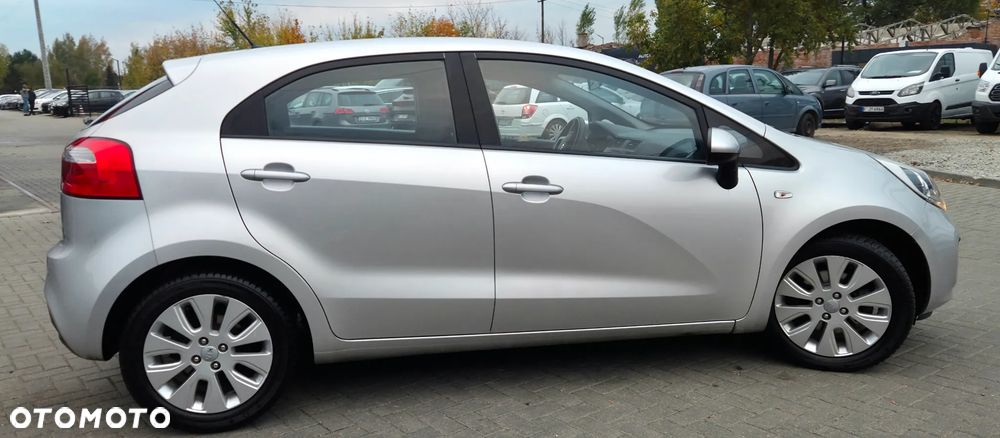Kia Rio 1.2 Dream Team Edition - 17