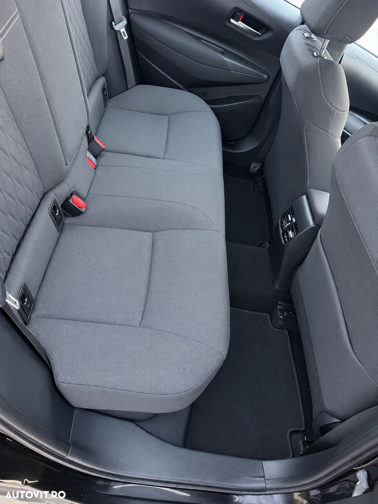 Toyota Corolla 1.8 HSD Business - 14