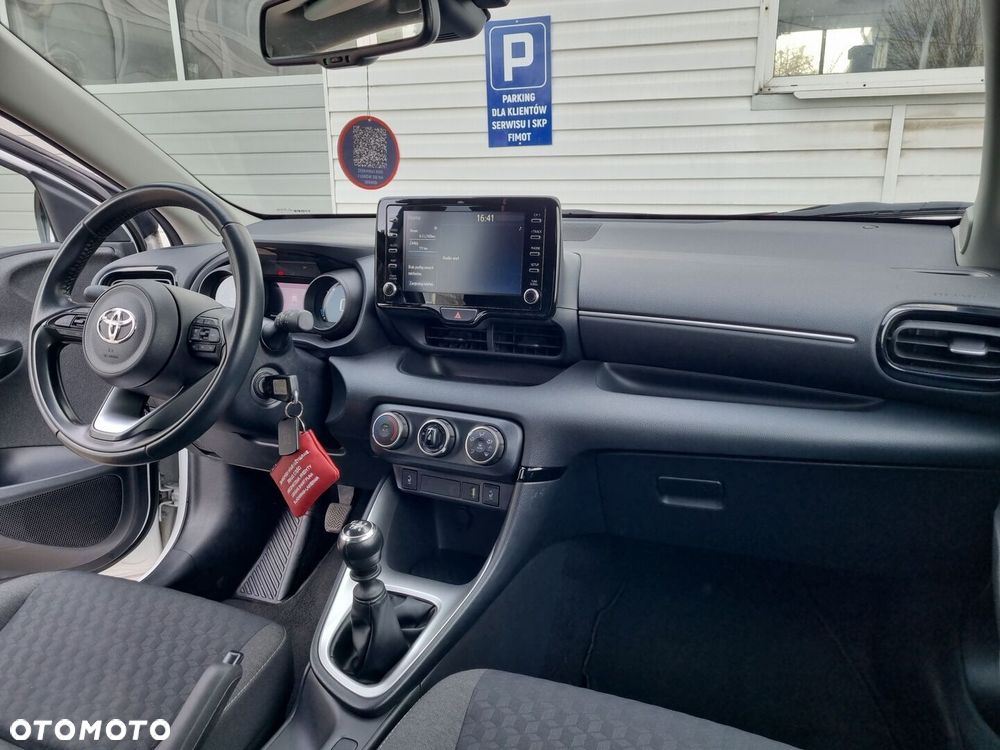 Toyota Yaris - 10