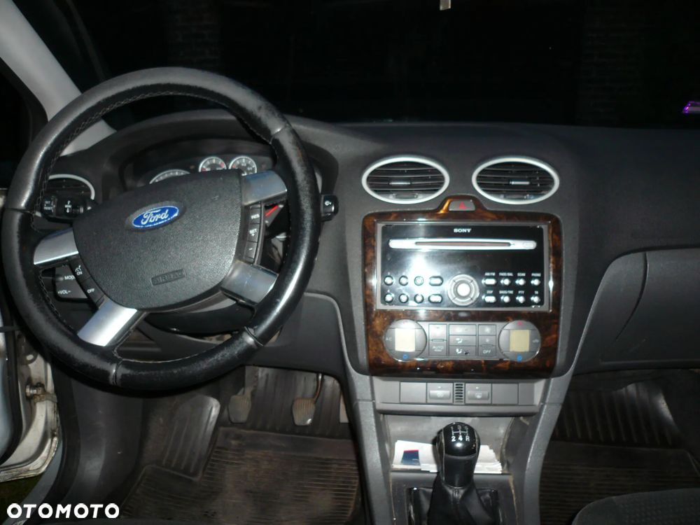Ford Focus 1.6 TDCi DPF Ghia - 10