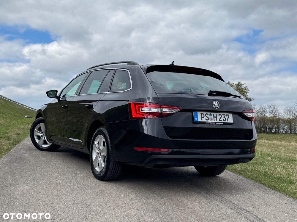 Skoda Superb 2.0 TDI Ambition - 17