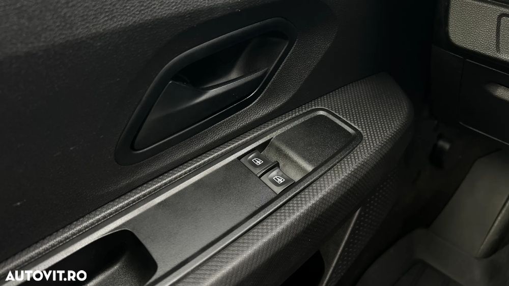 Dacia Logan TCe 90 MT6 Comfort - 17