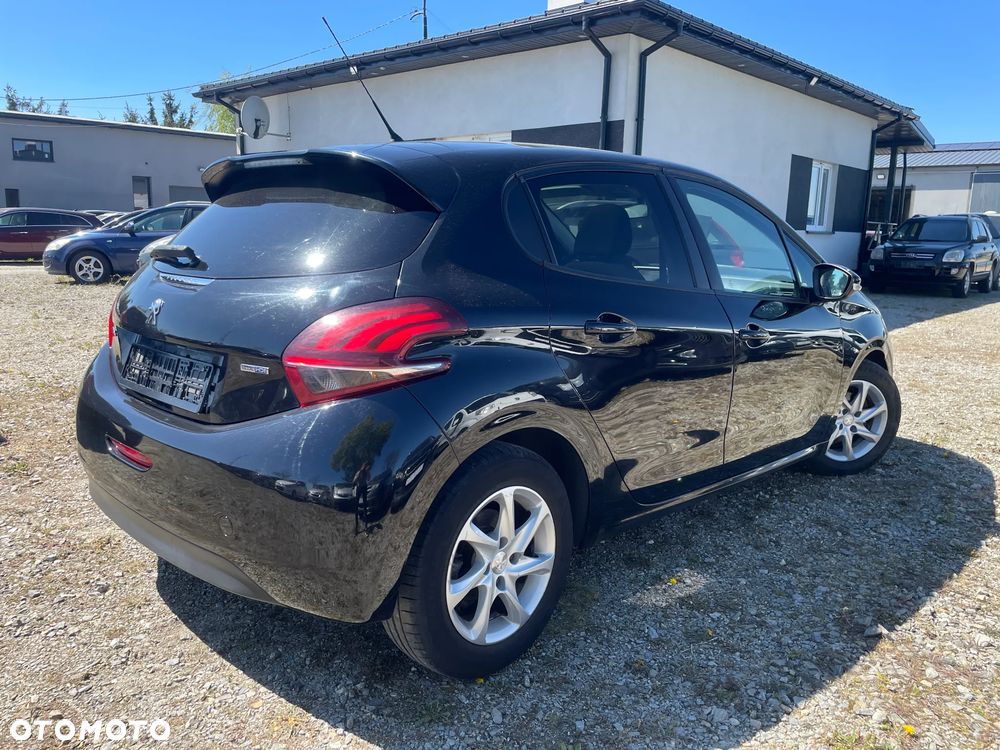 Peugeot 208 1.6 BlueHDi Allure S&S - 5