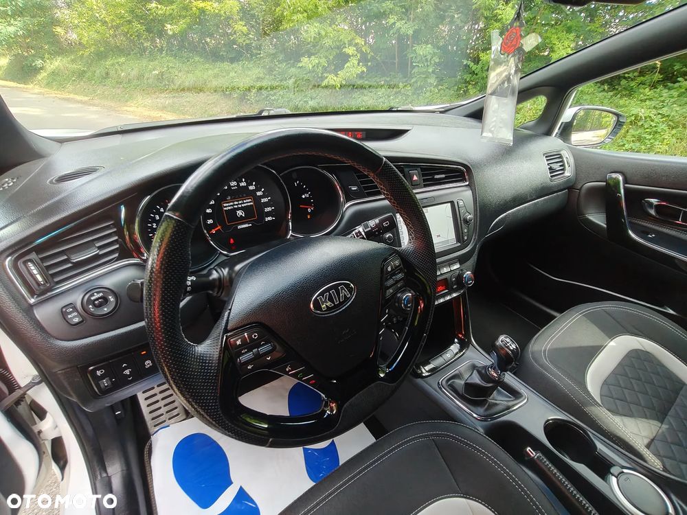 Kia Ceed - 30