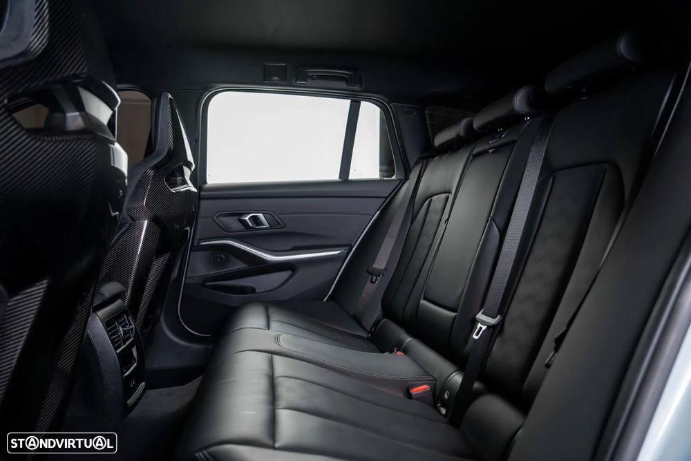 BMW M3 Competition xDrive - 36