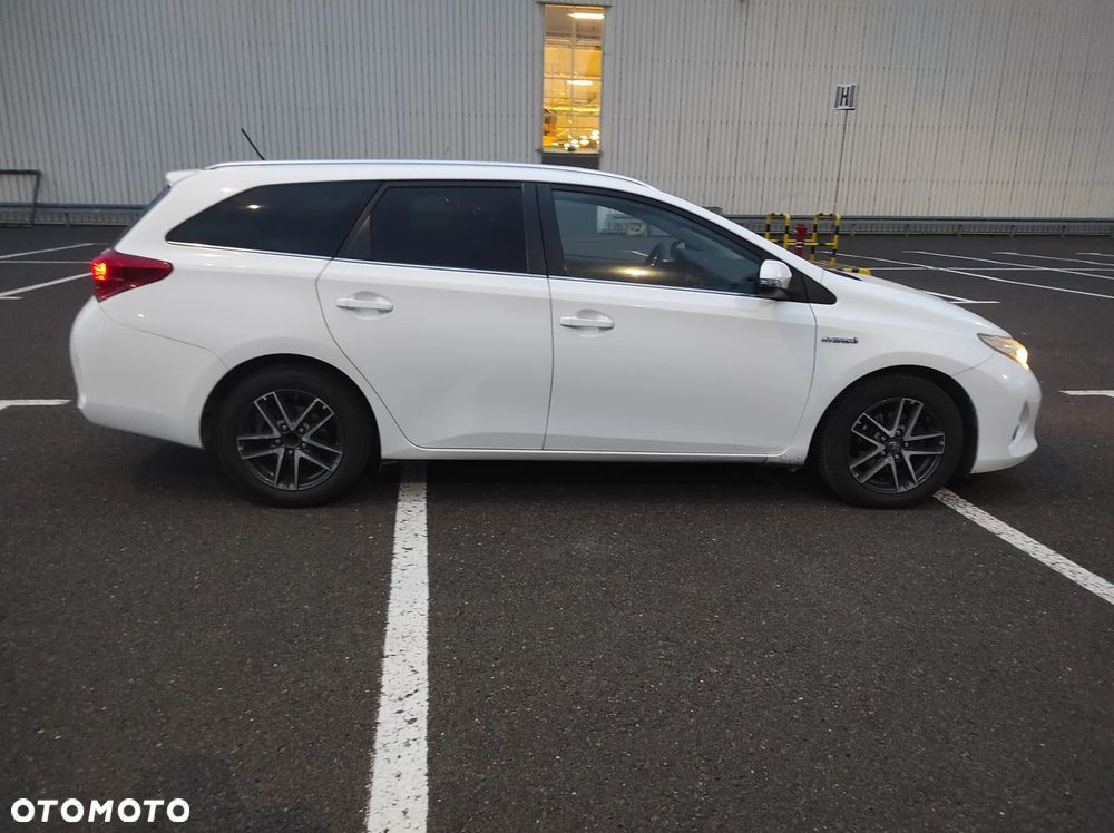 Toyota Auris 1.8 HSD Prestige NAVI - 2