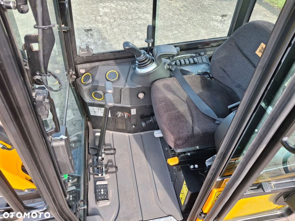 JCB 16C-1 - 11