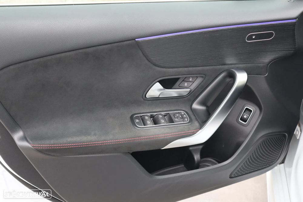 Mercedes-Benz A 250 Limousine e 8G-DCT AMG Line - 15