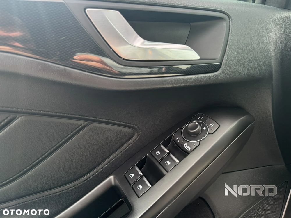 Ford Focus 1.5 EcoBlue Start-Stopp-System ST-LINE - 23