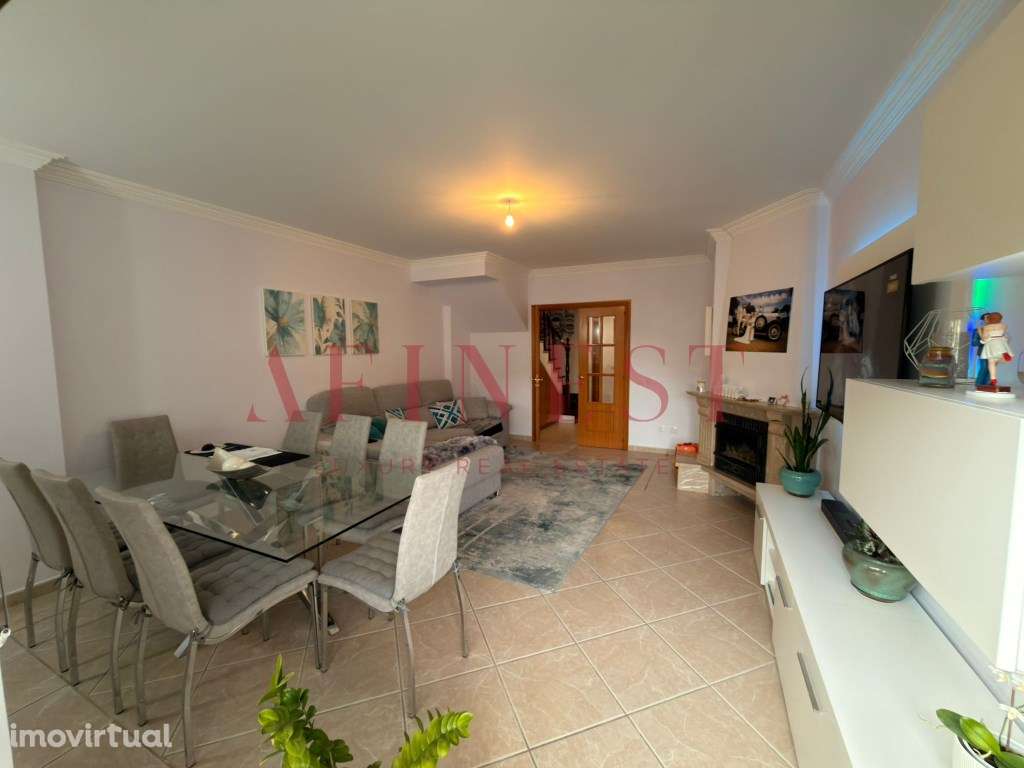 APARTAMENTO T4 DUPLEX EM ALBARRAQUE - SINTRA - Grande imagem: 2/33