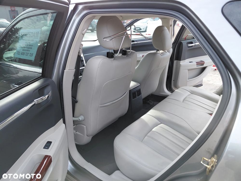 Chrysler 300C 3.0 V6 CRD - 18
