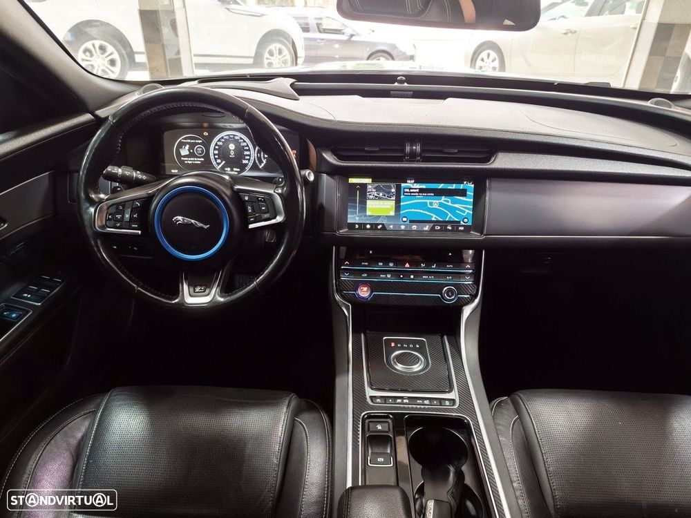 Jaguar XF 20d AWD Aut. R-Sport - 18