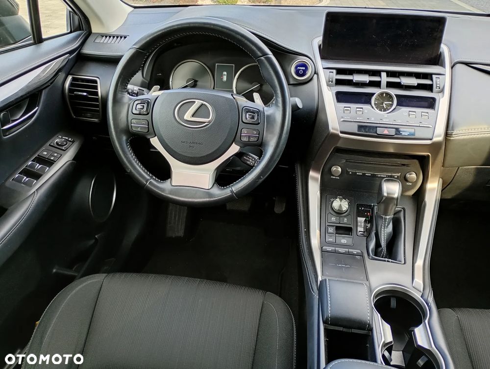 Lexus NX 300h Elite 2WD - 10