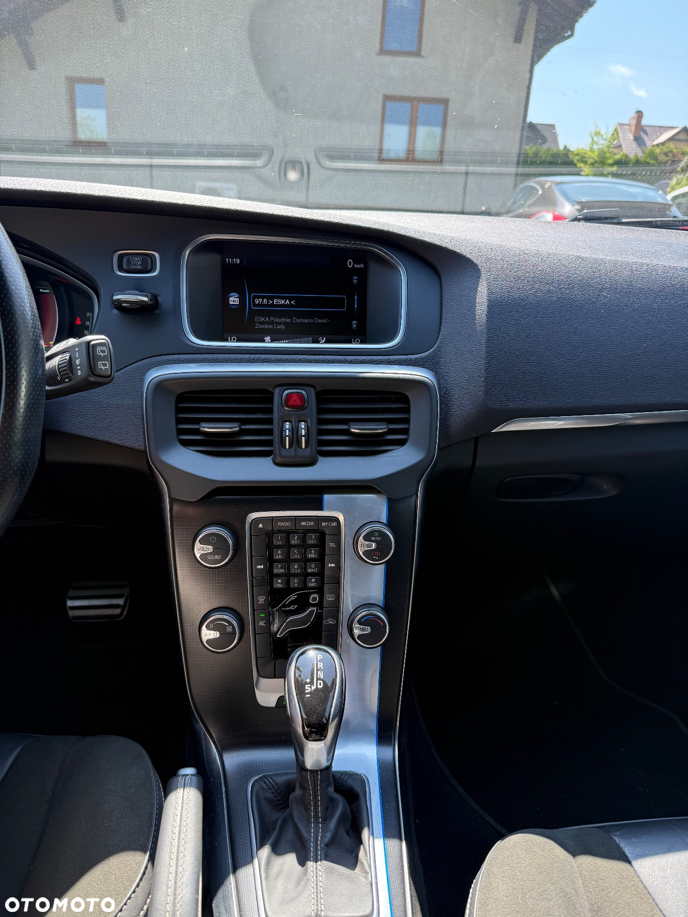 Volvo V40 D4 Geartronic R Design - 18