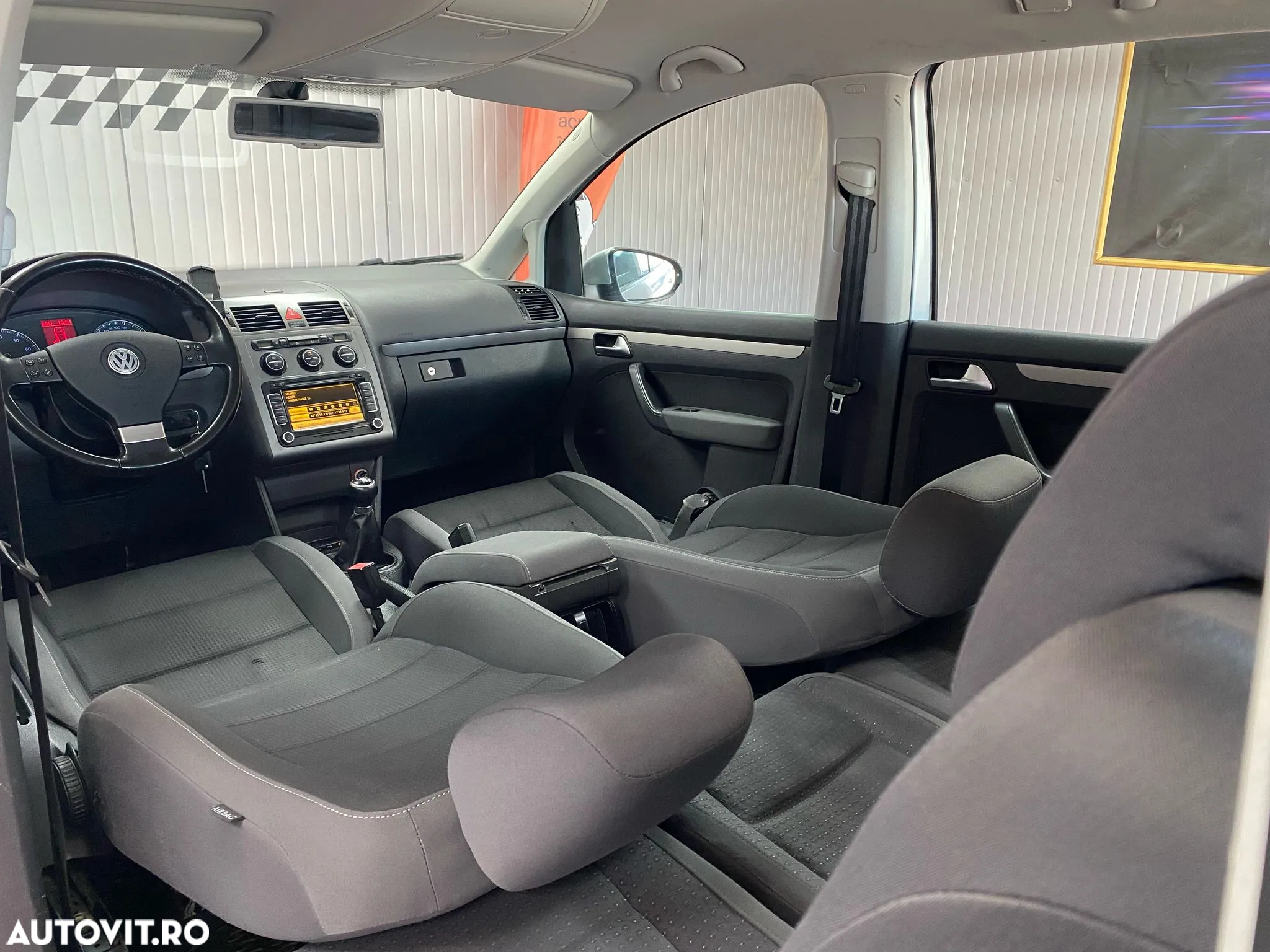 Volkswagen Touran - 13