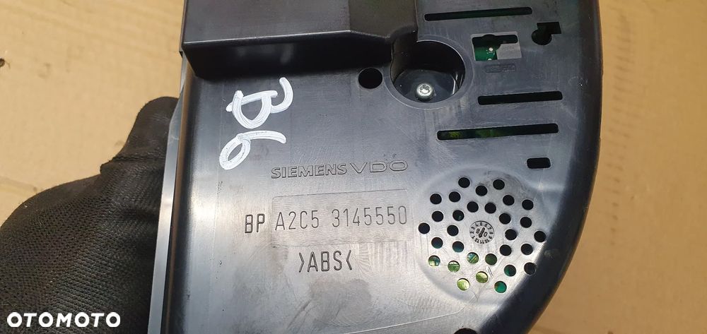 Licznik zegary oryginał VW Passat B6 2.0 TDI - 8