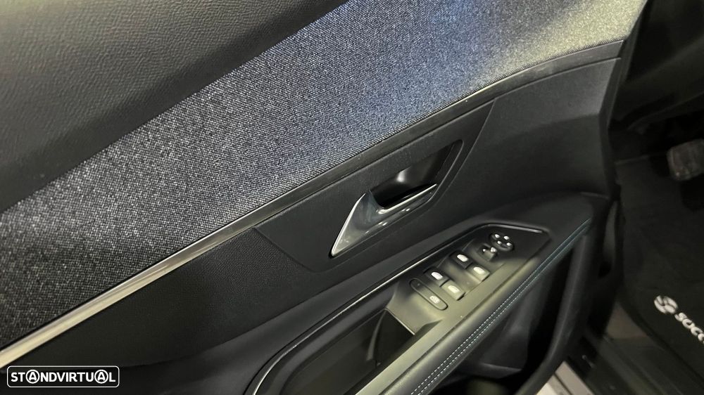 Peugeot 3008 1.6 Hybrid Allure Pack e-EAT8 - 26