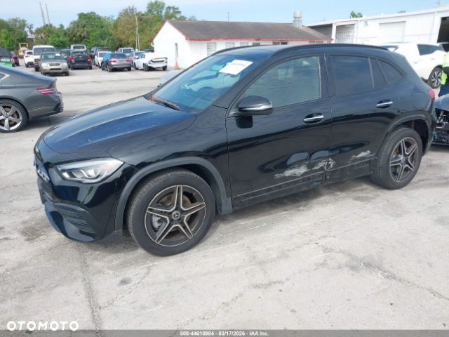 Mercedes-Benz GLA 250 4-Matic Progressive - 3